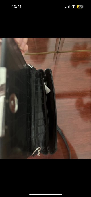 Bolso Parfois negro efecto piel cocodrilo