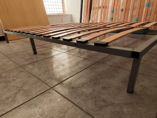 Somier 135x190 cm con patas fijas