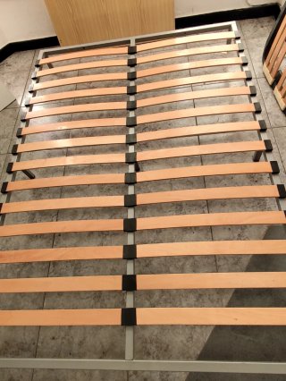 Somier 135x190 cm con patas fijas