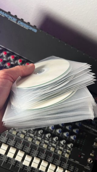 30 CDs Grabables con Fundas Transparentes