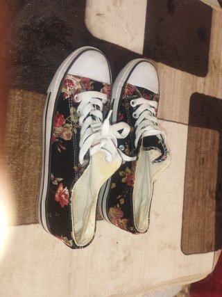 Zapatillas deportivas con estampado floral