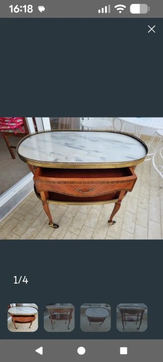 Mesa camarera vintage con ruedas