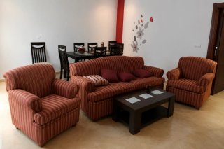 Sofá y 2 sillones a rayas