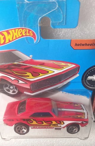 Hot Wheels 67 Camaro Chama com Flames