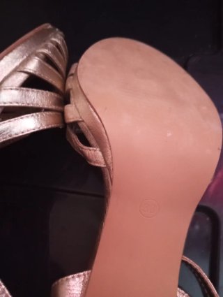 Sandalia color dorado