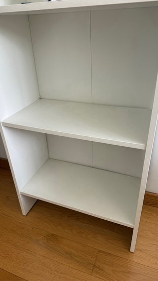 Estantería blanca de madera