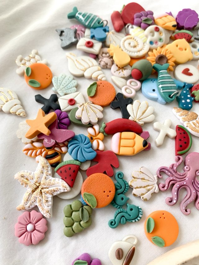 Charms collares arcilla polimérica verano