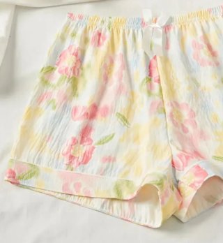 Pantalón corto floral nuevo sin etiqueta talla L