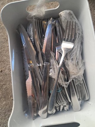 Set de cubiertos metálicos