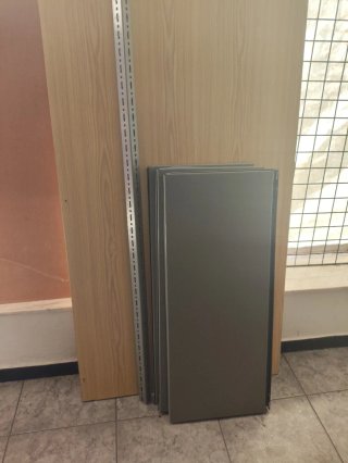 Baldas metálicas para estantería (Unidad)