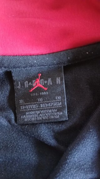 Sudadera Nike Air Jordan Negra y Roja