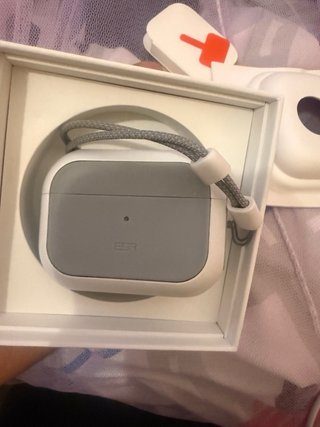 AirPods Pro 2 (USB-C) + OMAGGIO