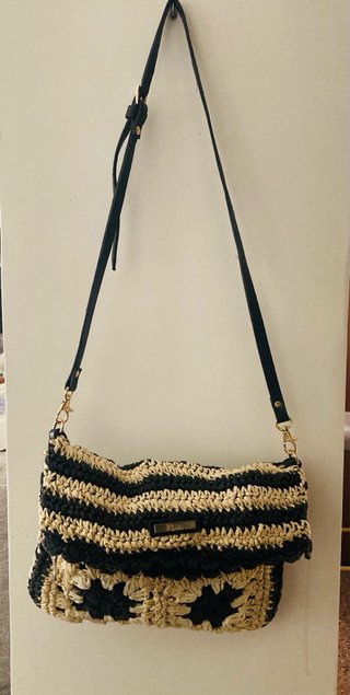 Bolso bandolera de rafia