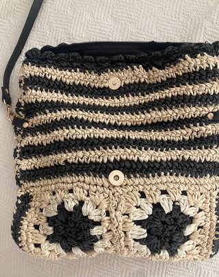 Bolso bandolera de rafia