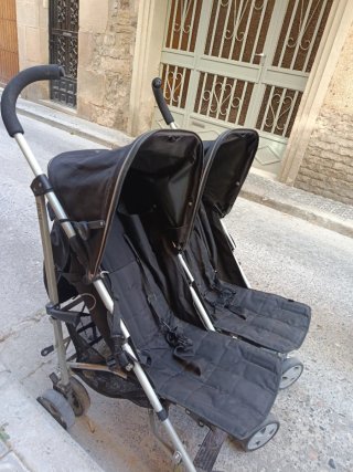 Cochecito gemelar doble marca mamas & papas