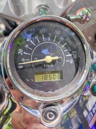 Suzuki Intruder 125cc Negra. Cómo nueva.