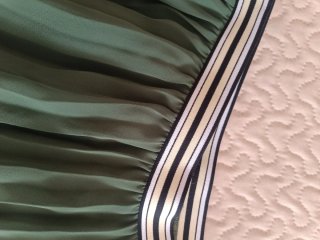 Falda plisada verde Zara