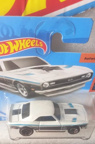 Hot Wheels '68 COPO Camaro Muscle Mania 6/10