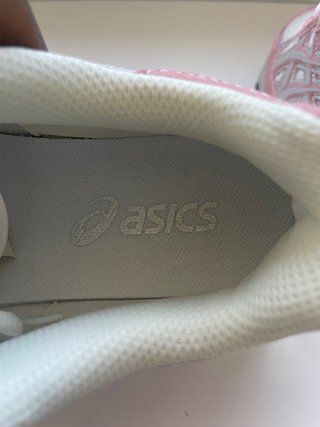 Zapatillas ASICS rosas y blancas