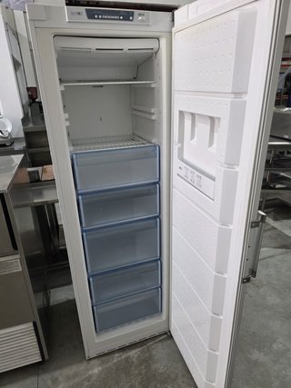 Congelador Vertical Balay Blanco 5 Cajones