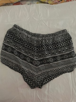 Pantaloncini fantasia bianco e nero