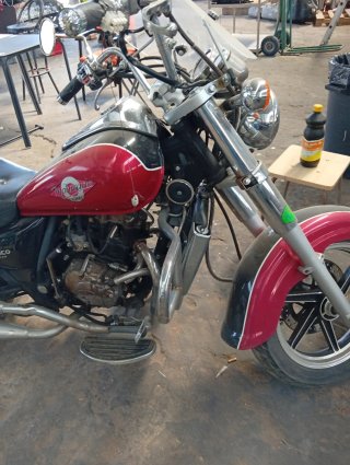 SUMCO Mohicano Cruiser Roja y Negra