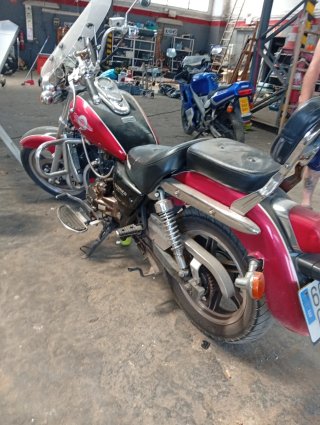 SUMCO Mohicano Cruiser Roja y Negra