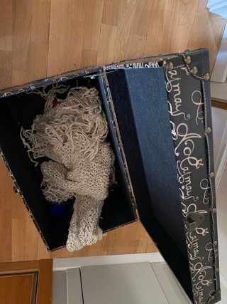 Baúl decorativo con estampado como piel