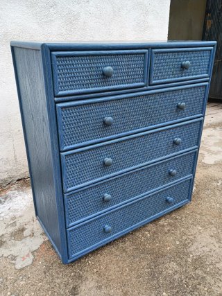 Cómoda de ratán azul