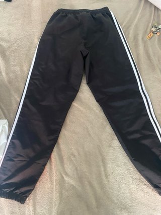 Chándal Adidas Negro con Rayas Blancas
