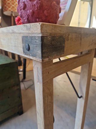 Consola de madera reciclada