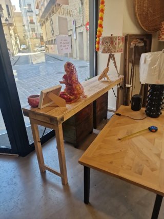 Consola de madera reciclada