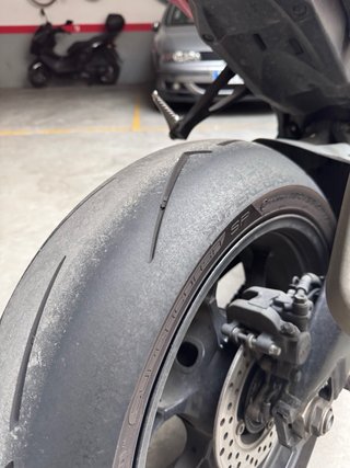 Honda CBR 1000RR Roja y Negra