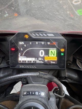 Honda CBR 1000RR Roja y Negra