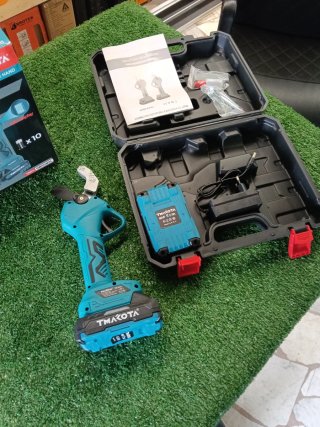 Tagliatubi a batteria Tmakota 48V