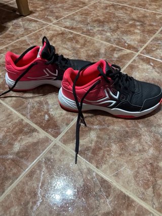 Zapatillas deportivas Artengo negras y rojas