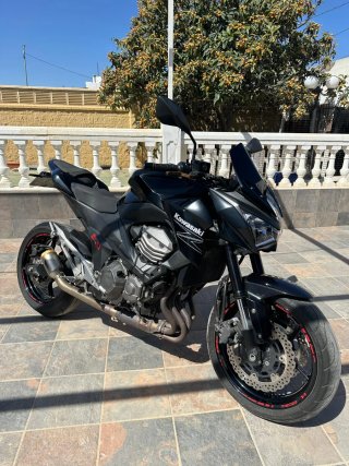 Kawasaki Z800e Negra