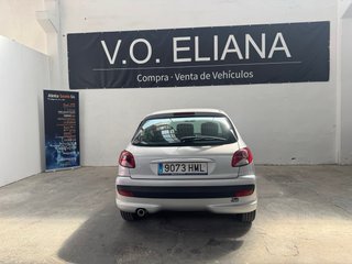 Peugeot 206 2011