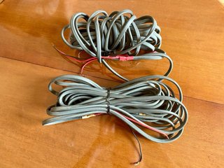 Altavoces Acoustic Research AR-18S y 2 cables Sony