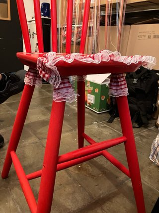 Taburete/ silla restaurado rojo