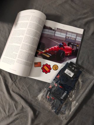 Revista FIUM 005 Life Racing Engines + calcetines