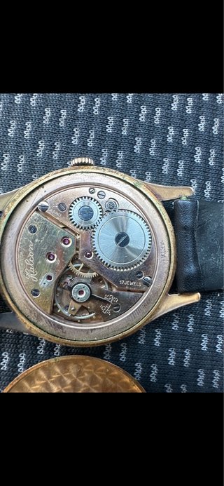 Reloj caja de oro 18 k de cuerda Halcon 17 Rubis