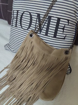Bolso ante piel flecos Parfois