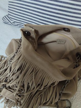 Bolso ante piel flecos Parfois