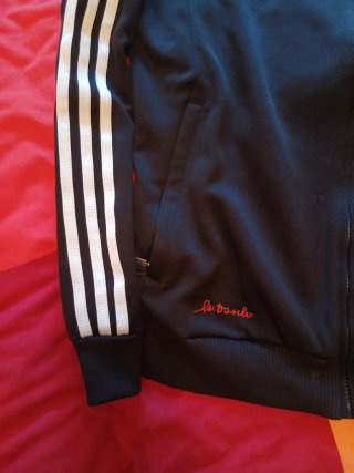 Chaqueta Adidas Negra con Rayas Blancas