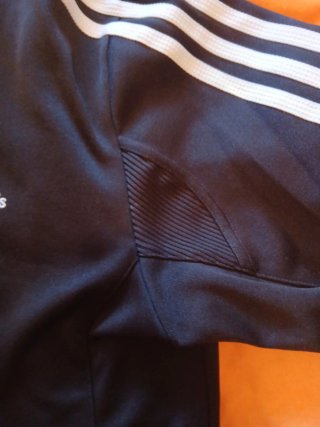 Chaqueta Adidas Negra con Rayas Blancas