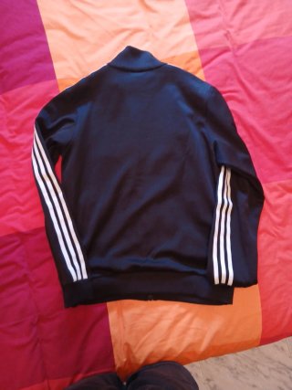 Chaqueta Adidas Negra con Rayas Blancas