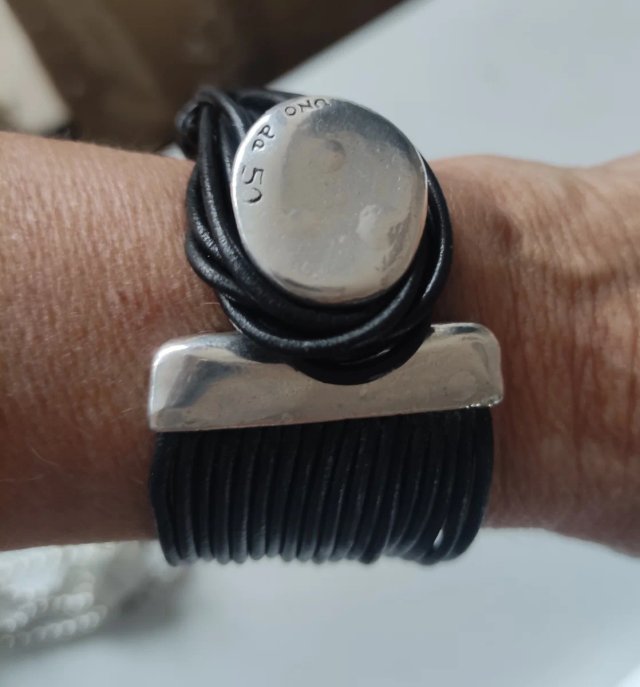 Collar y pulseras Ciclón y Uno de 50