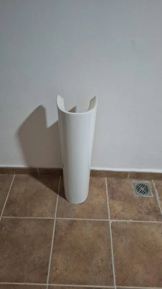 Lavabo Roca. Está totalmente nuevo.