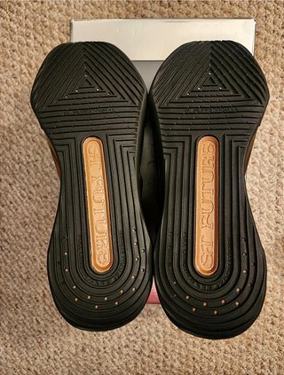Nike GT Future Baloncesto Negro/Dorado